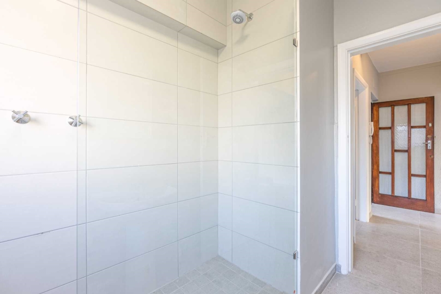 1 Bedroom Property for Sale in Sea Point Western Cape